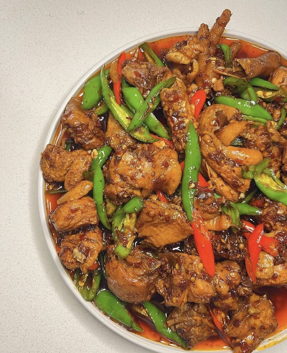 火锅鸡肉让你一口爱上全家抢着吃！PG麻将胡了鲜香热辣超解馋！这锅(图3)
