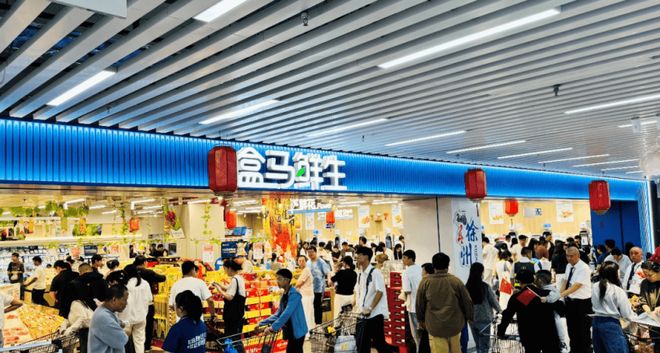 家头部企业打响餐饮零售化升级战麻将胡了试玩餐厅味道进家庭这三(图5)