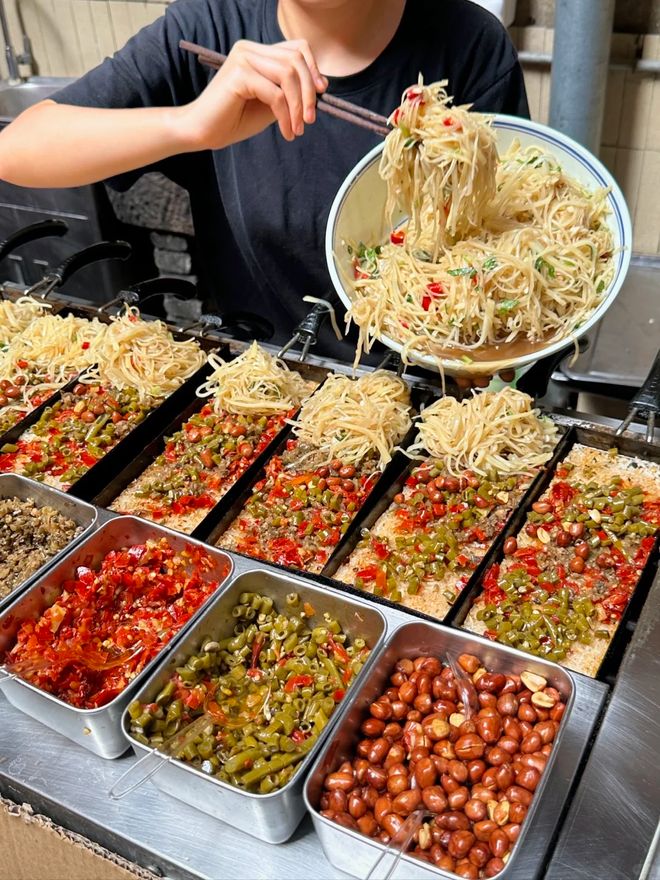 版：魔幻城市+市井烟火+美食地图麻将胡了试玩模拟器重庆六日游精华(图2)